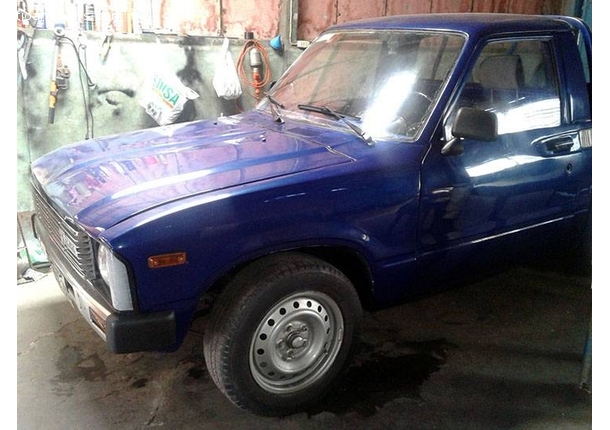 Vendo Camioneta Toyota Hilux 84